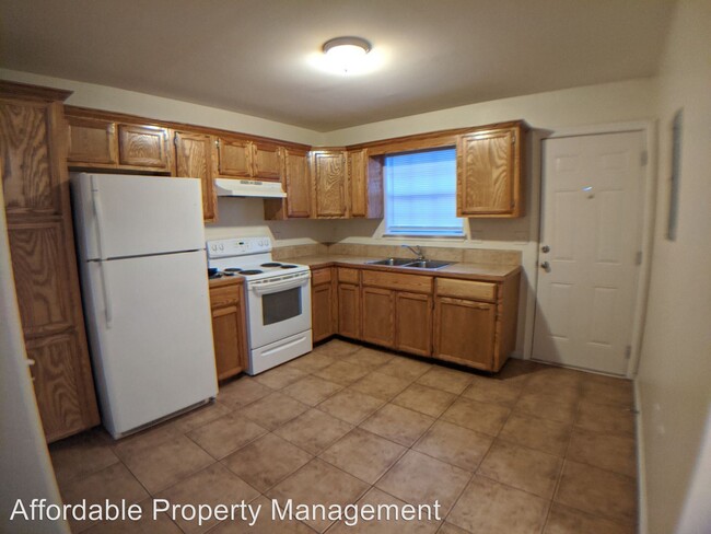 Building Photo - 701 Sonesta Dr