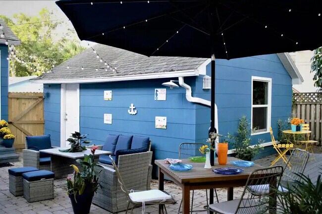 Patio - 1115 8th St N