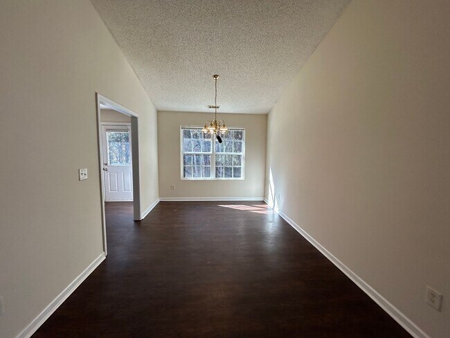 Building Photo - 53 Mineral Springs Ln