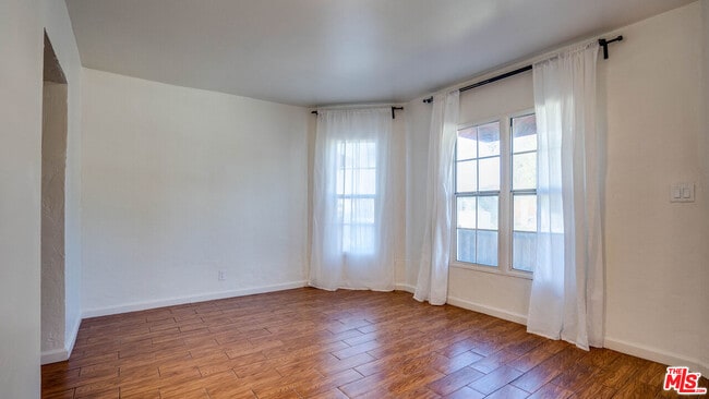 Building Photo - 1626 S Mansfield Ave