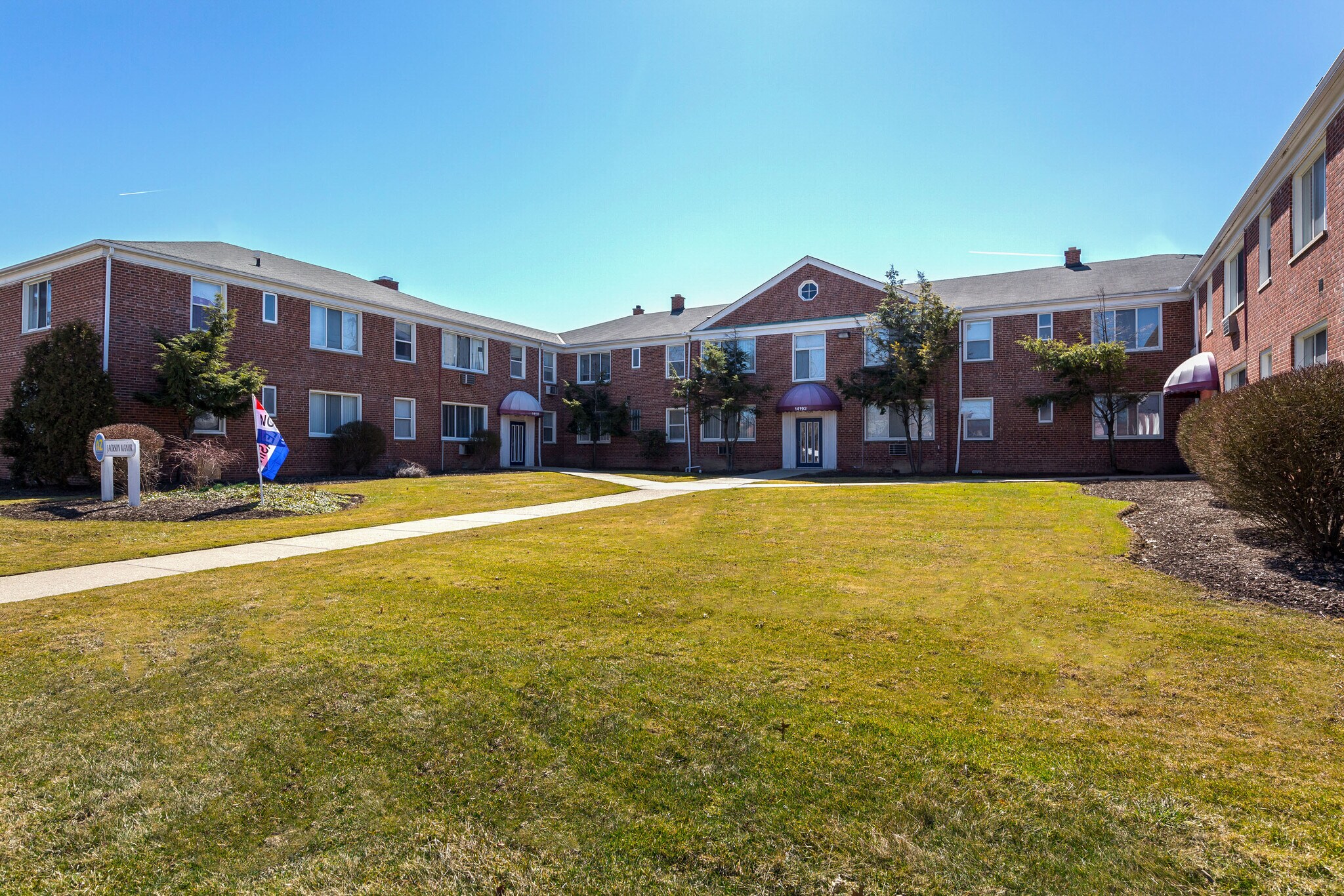 WJM Cedar Apartments – photo 2