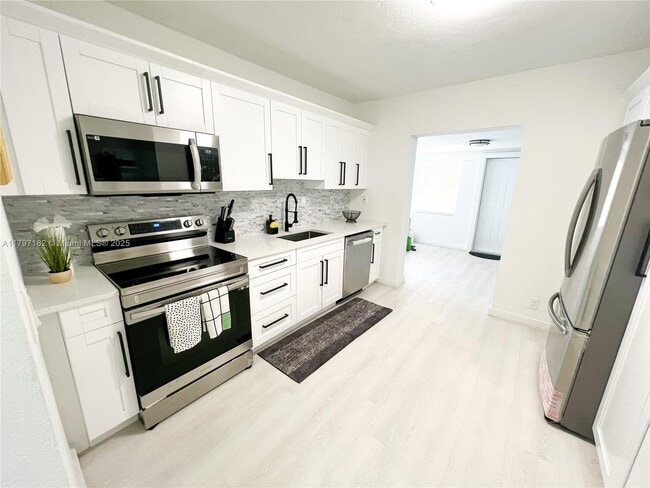Building Photo - 436 N 28th Ave