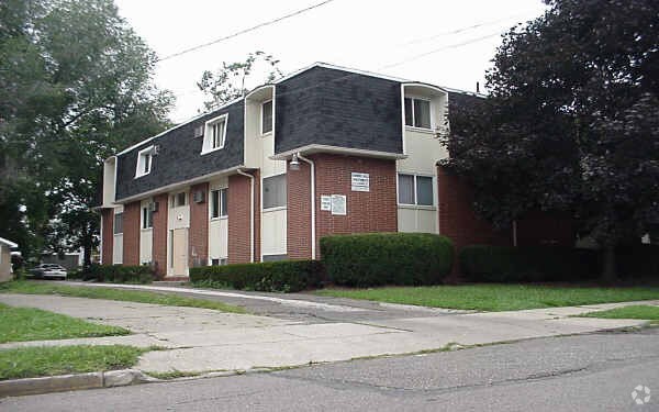 Building Photo - Sumner Hall Apartments