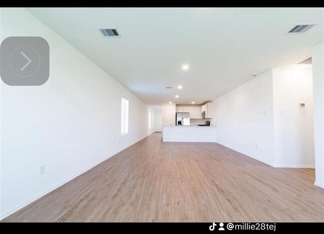 Building Photo - 7411 Birch Harvest Dr