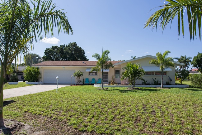 Building Photo - 918 Dolphin Dr