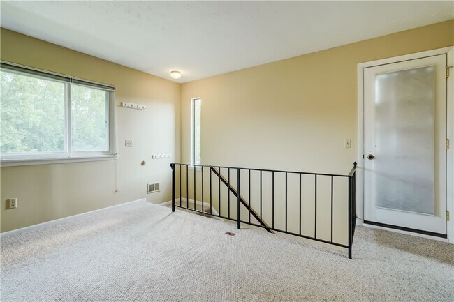 Foto del edificio - 584 Eastbrooke Ln