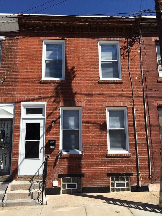 Charming 3-Bedroom Townhouse in Brewerytown - Charming 3-Bedroom Townhouse in Brewerytown
