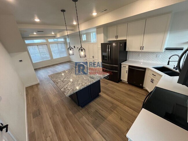 Foto del edificio - 3650 Pinonwood Ct