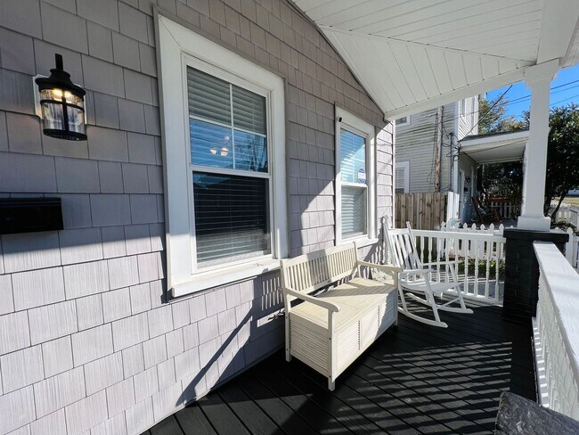 Foto del edificio - Beautifully refinished home!