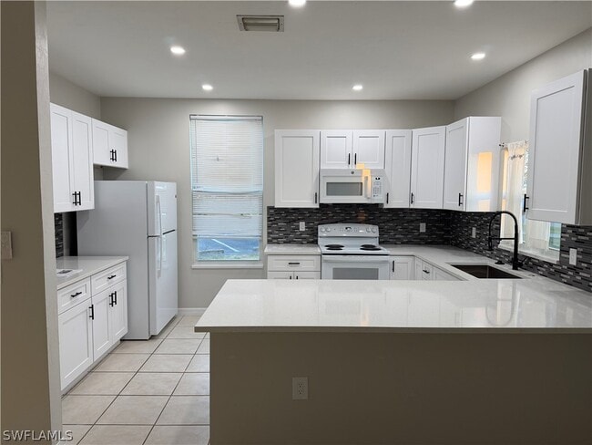 Building Photo - 4281 22nd Ave SW