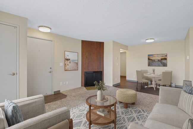 2x1 - Living Room - The Lakes Apartments