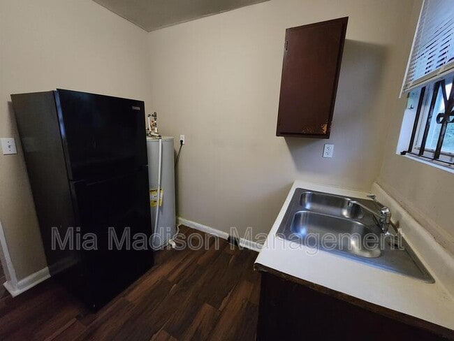 Foto del edificio - 250 Ferrill St