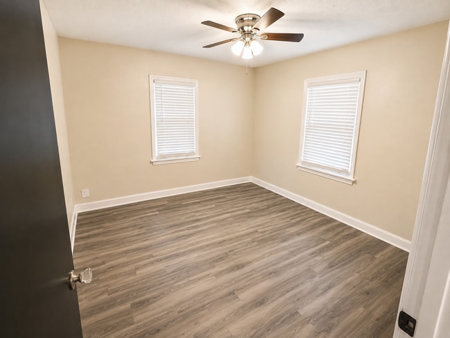 Building Photo - Cute & Cozy 2 Bedroom Home for Rent