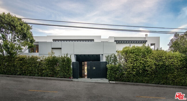 Foto del edificio - 930 N Tigertail Rd