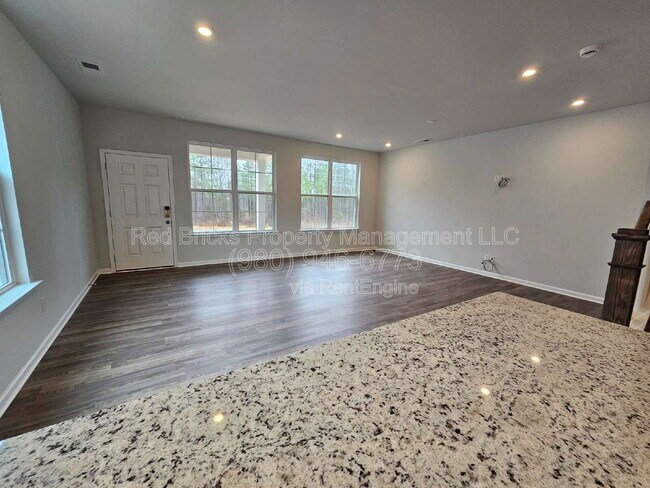 Foto del edificio - 7828 Nelson Rd