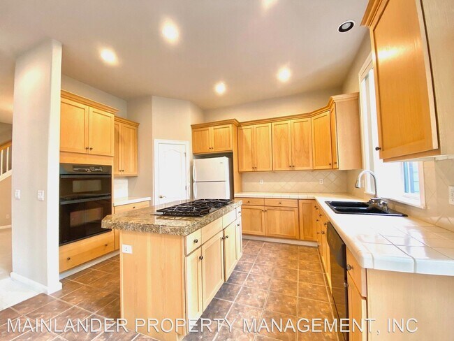 Building Photo - 3 br, 2.5 bath House - 4908 MULHOLLAND DR