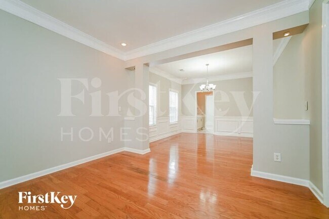 Foto del edificio - 7504 Cole Ln