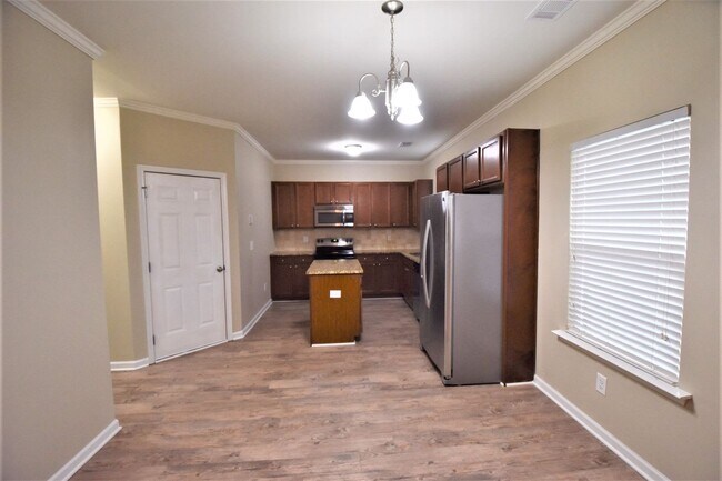 Building Photo - 3484 Village Park Ln SW