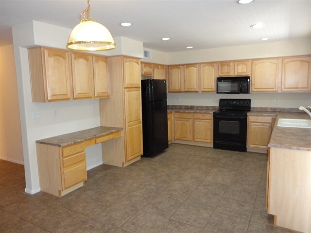 Building Photo - 17053 W Halifax Ln