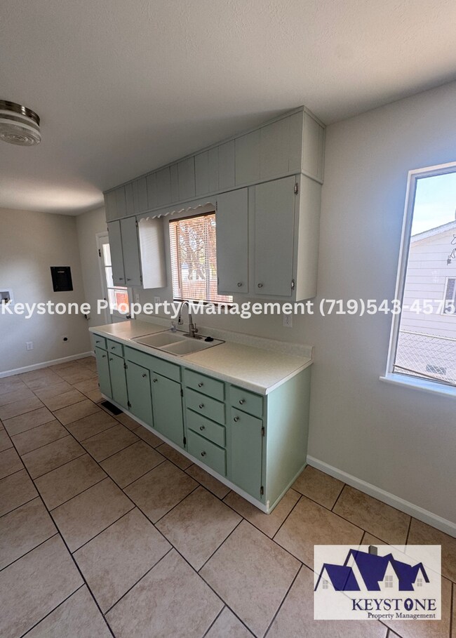 Foto del edificio - Nicely Updated! Northside Duplex 2 Bedroom...