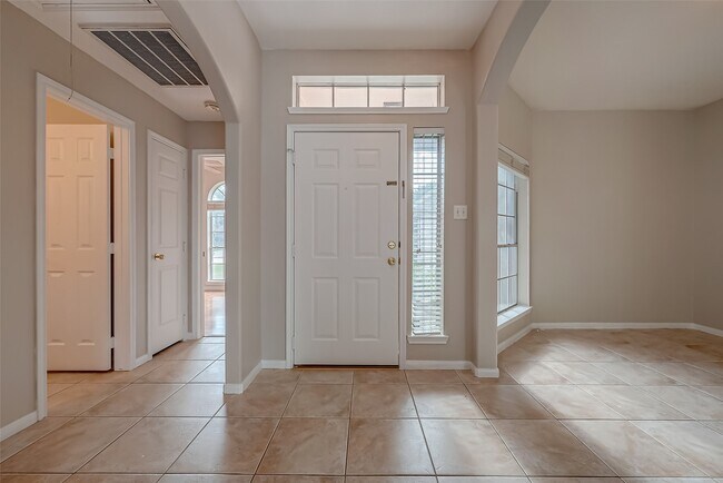 Foto del edificio - 8714 Pleasantbrook Dr