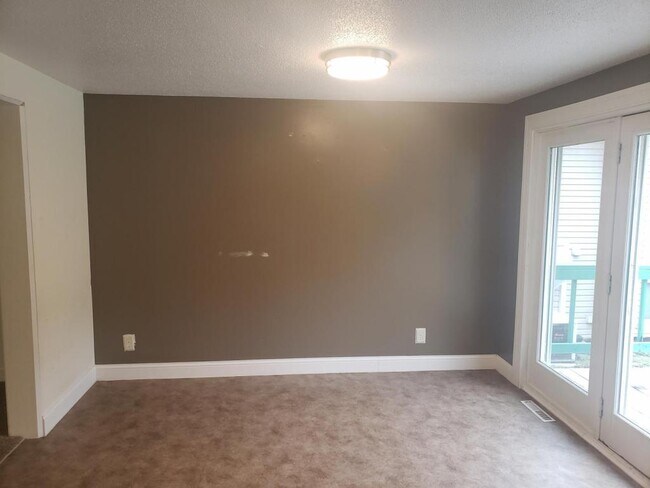 Foto del edificio - 9867 Heath Avenue S