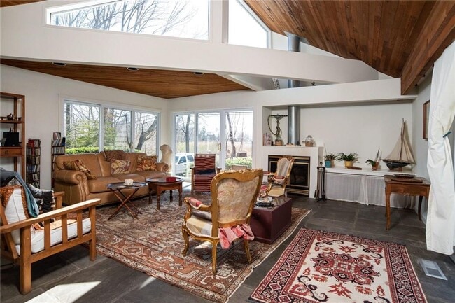 Building Photo - 512 Hommocks Rd
