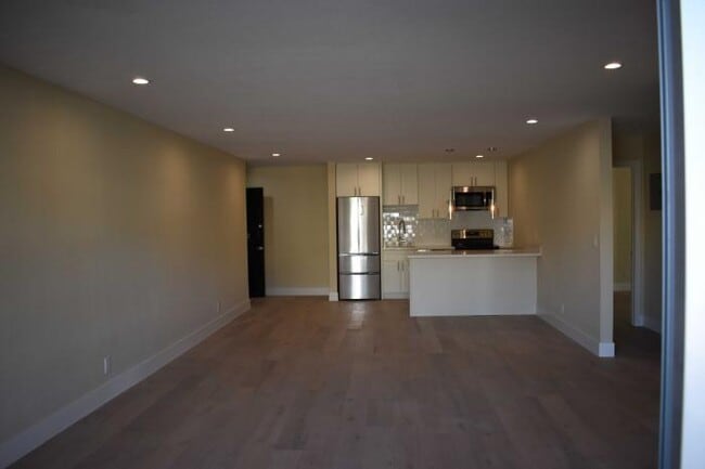 Building Photo - 2 bedroom in Oakland CA 94606