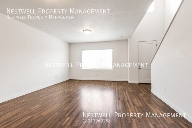 Building Photo - 3 bed Bluffdale Townhome