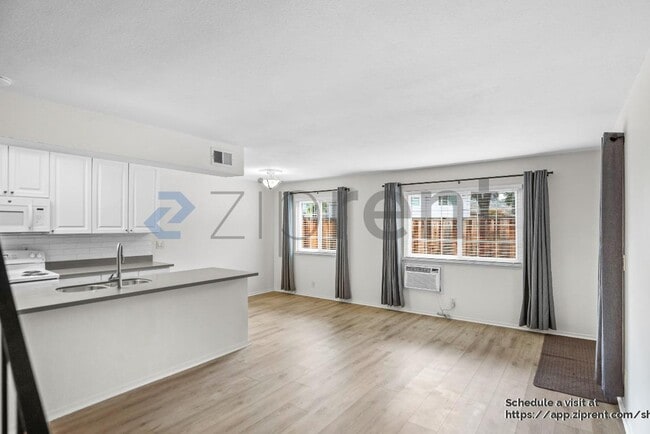 Building Photo - 5730 Allen Ave