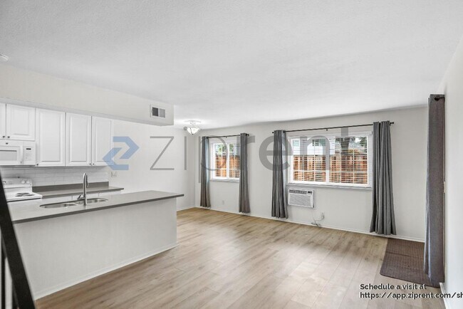 Foto del edificio - 5730 Allen Ave