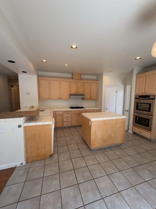 Building Photo - 5152 Renaissance Ct