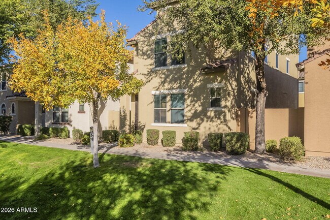 Foto del edificio - 451 S Hawes Rd