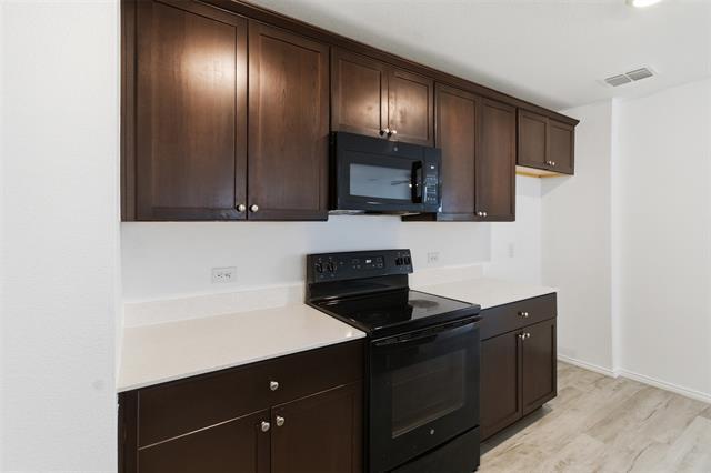 Building Photo - 5449 Finbrooke Dr