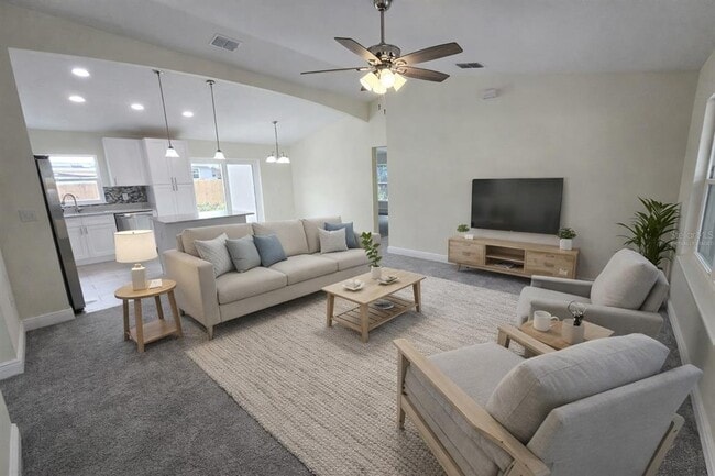 Building Photo - 560 Sumner Ave