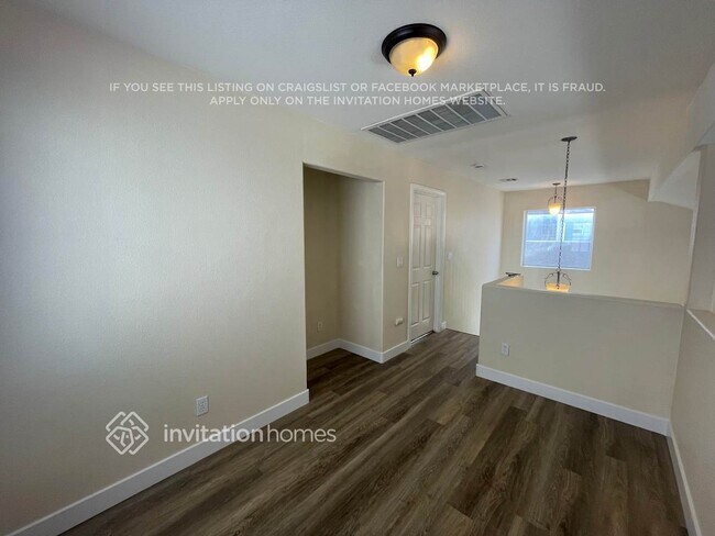 Foto del edificio - 9526 Michelle Falls Ave