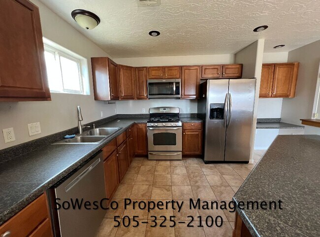 Foto del edificio - FOUR Bedroom Newer Home in Aztec