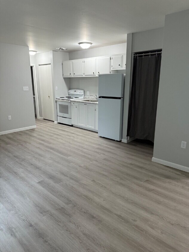 Foto principal - 545 S West St