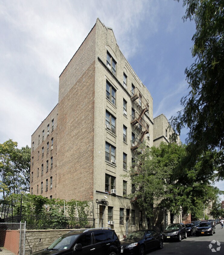 Building Photo - 3171 Rochambeau Ave