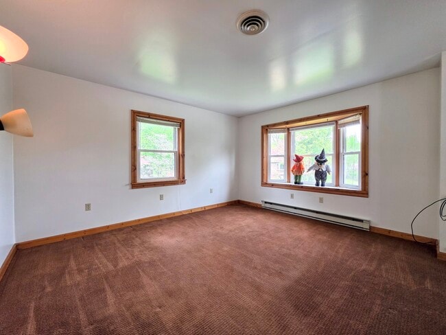 Foto del edificio - 909 Hannah Dr