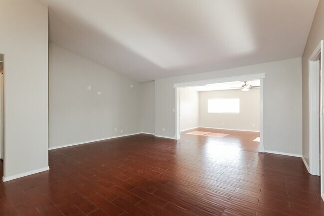 Foto del edificio - 601 W Wescott Dr