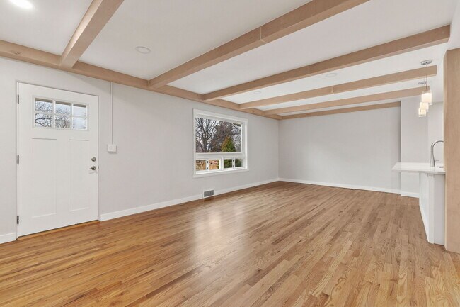 Building Photo - 4210 Balsam St