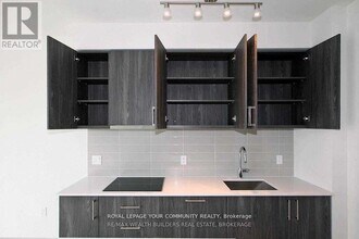 Building Photo - 576 Front St W