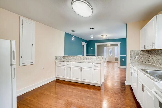 Building Photo - Updated 2BR Home in Marysville – Spacious Garage, Decks & RV Parking