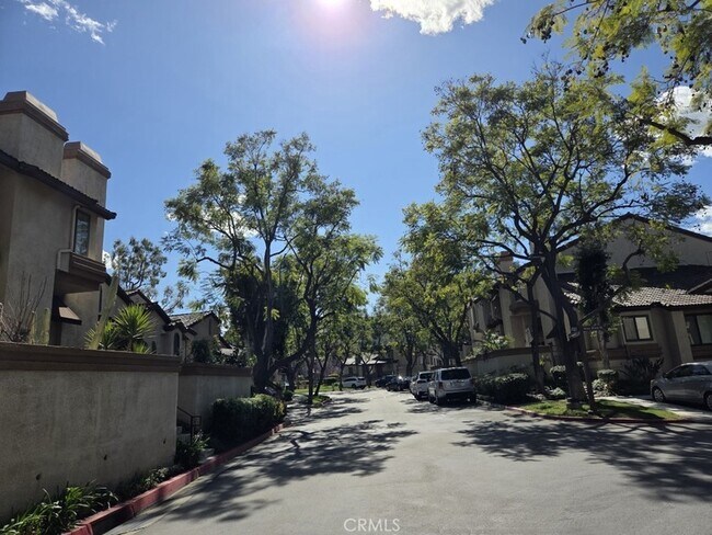 Foto del edificio - 9 Rock Cliff Pl