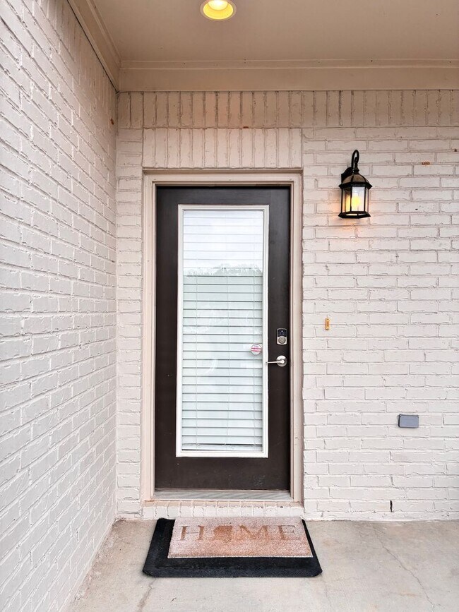 Foto del edificio - 4 bed 4.5 bath unit in West End neighborhood!