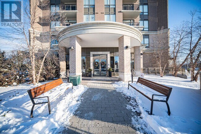 Photo du bâtiment - 540 Bur Oak Ave