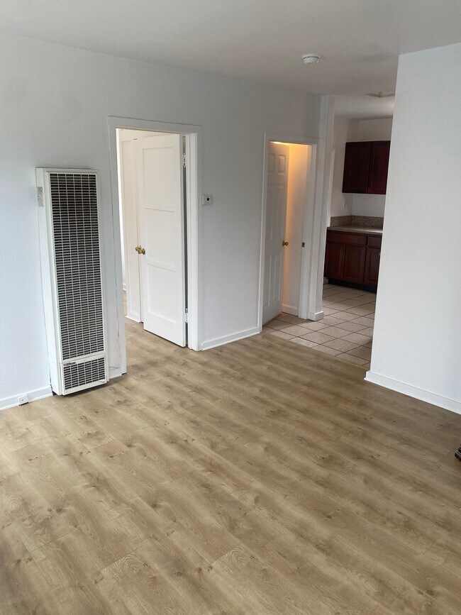 Foto del edificio - 1712 W 82nd St