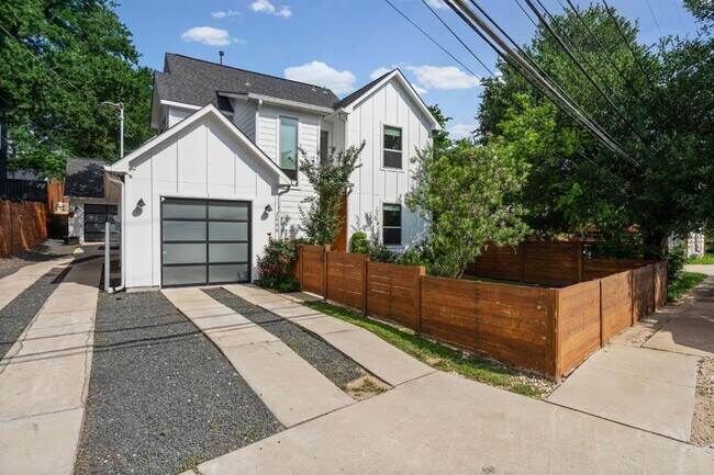 Foto del edificio - 2906 Webberville Rd