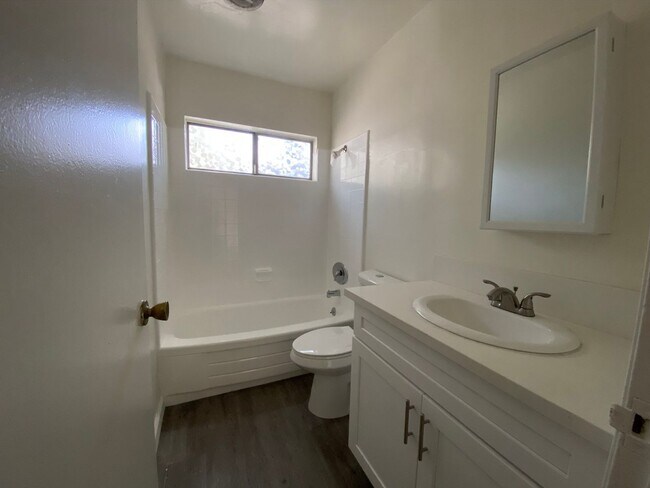 Foto del edificio - 7766 Wyngate St